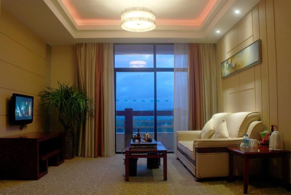 Хойчжоу: New Metropolis Hotel
