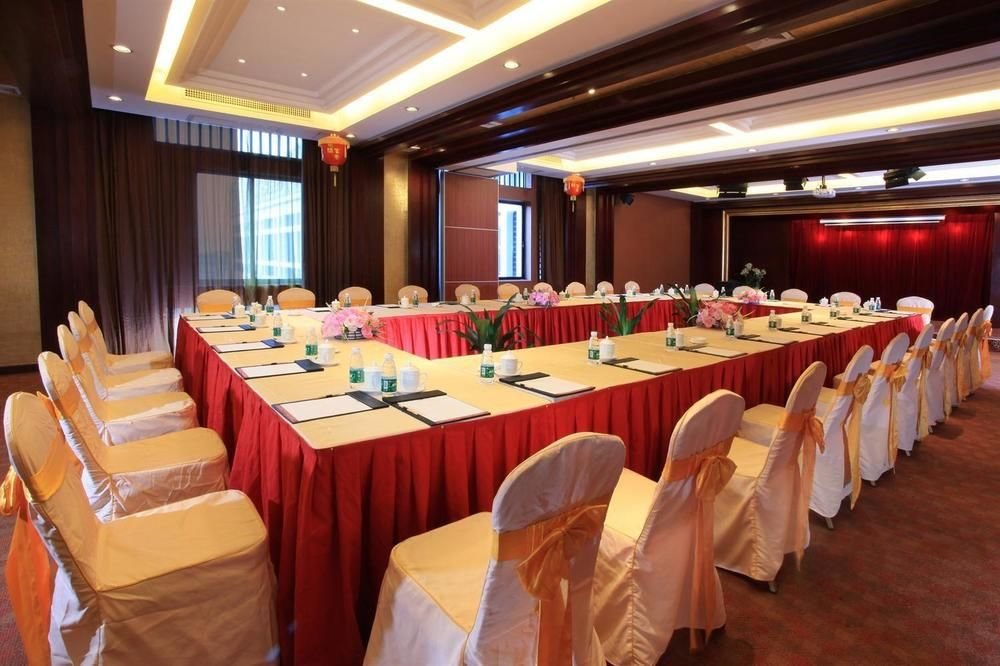 Хойчжоу: New Metropolis Hotel