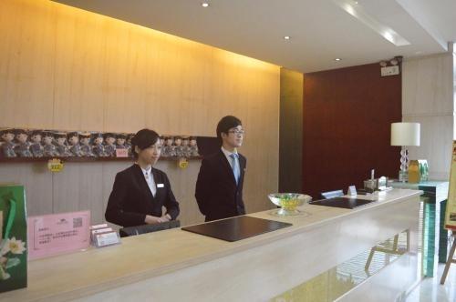 Хойчжоу: New Metropolis Hotel