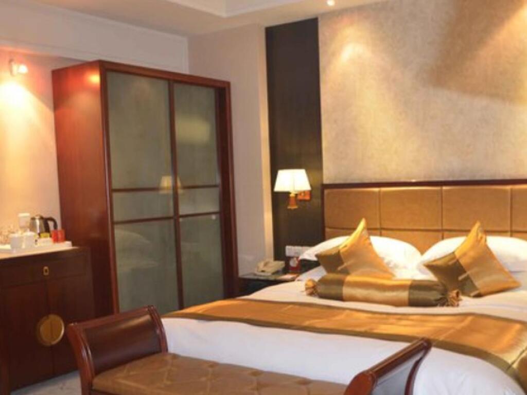 Луань: Lu'an Jinling Wanxi Hotel