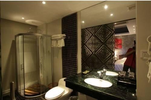 Яншо: Langqiao Station Hotel - Yangshuo