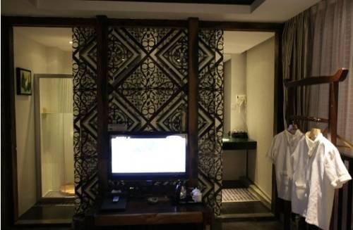 Яншо: Langqiao Station Hotel - Yangshuo
