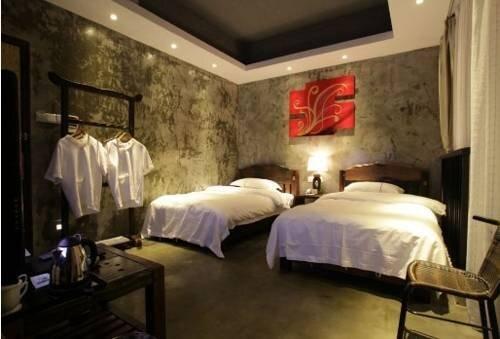 Яншо: Langqiao Station Hotel - Yangshuo