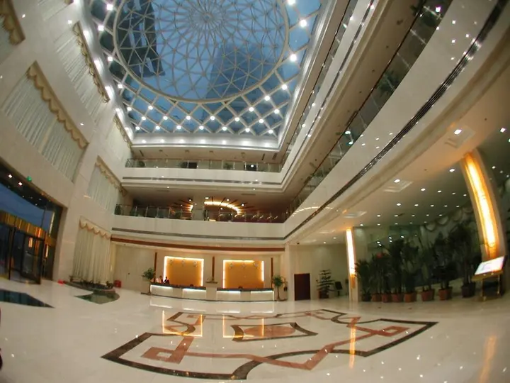 Лоян: Luoyang Yijun Hotel