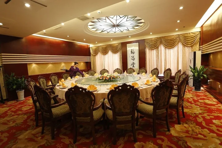 Лоян: Luoyang Yijun Hotel