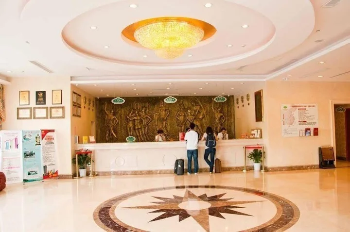Уси: Vienna Hotel