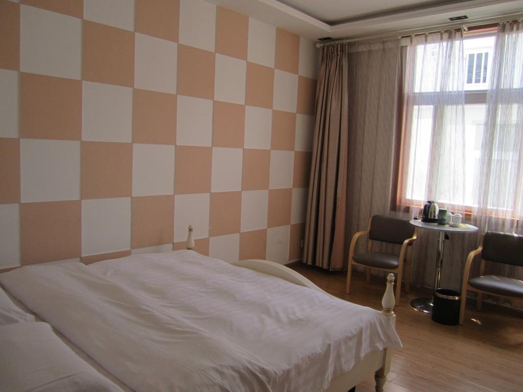 Баошань: Green Tree Inn Express Tengchong Rehai Spa Jichang Road