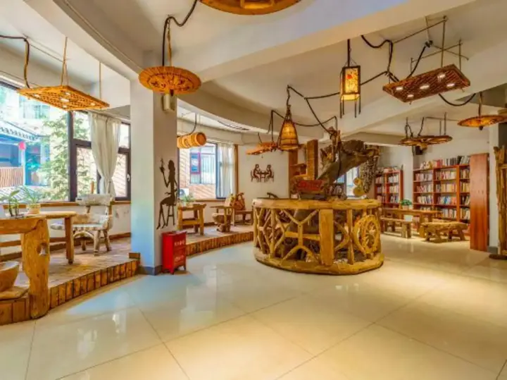 Синьхуа: Poya Hotel
