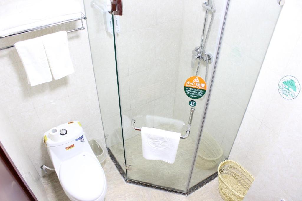 Шанхай: GreenTree Inn Shanghai Dabaishu Business Hotel
