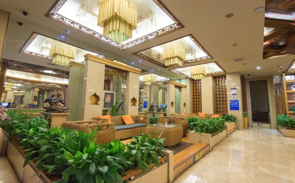 Ухань: XIhotel - Wuchang Railway Station Metro Station