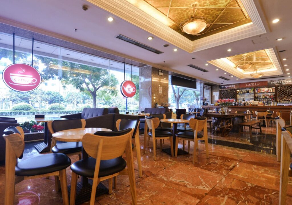 Гуанчжоу: New Pearl River Hotel