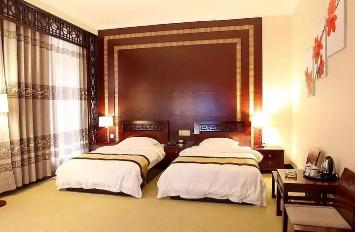Баошань: Yumingju Hotel