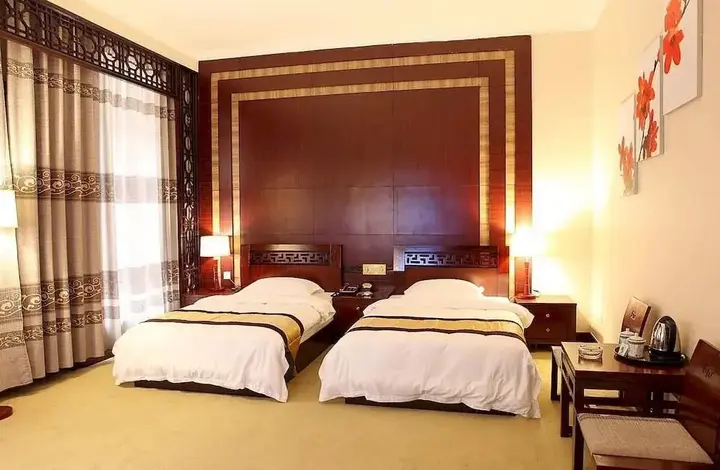 Баошань: Yumingju Hotel
