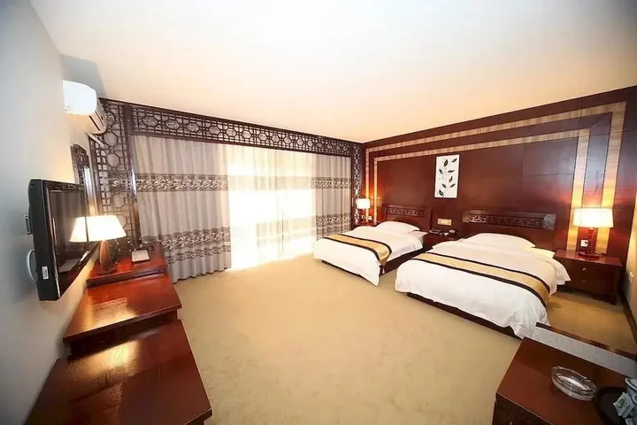 Баошань: Yumingju Hotel