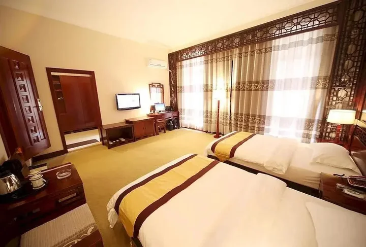 Баошань: Yumingju Hotel