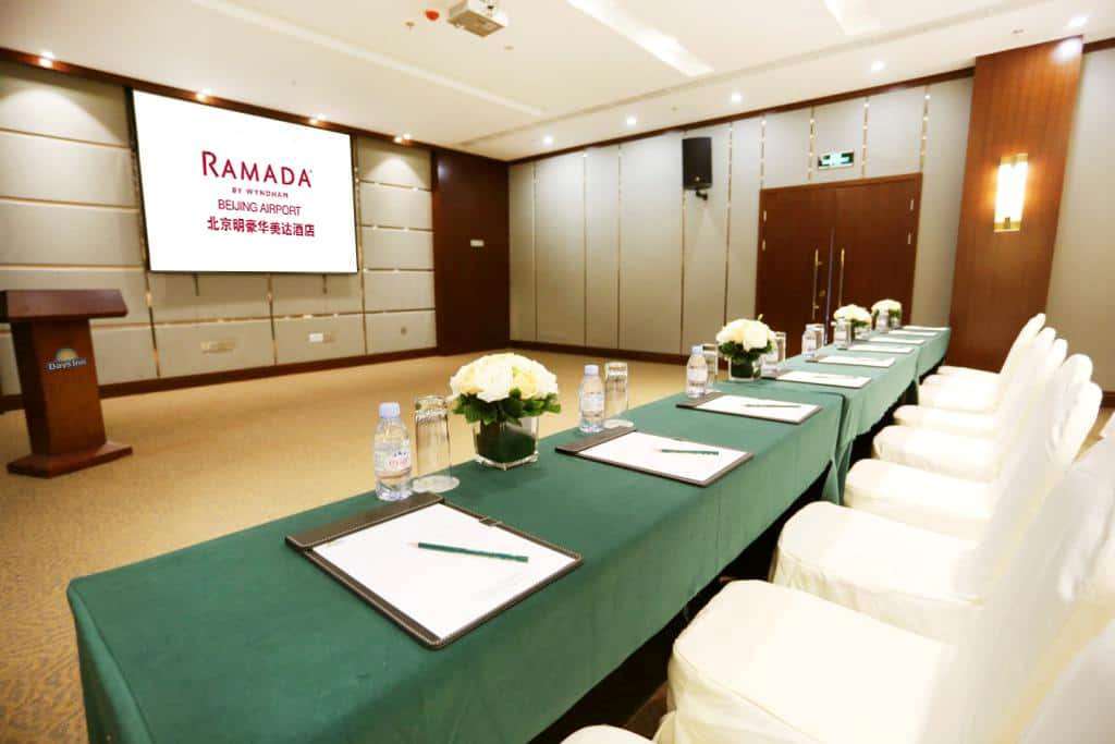 Пекин: Ramada by Wyndham Beijing Airport