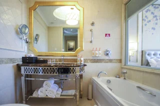 Чжэнчжоу: Crowne Plaza Zhengzhou by IHG