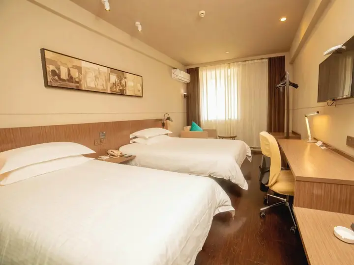 Янчжоу: Jinjiang Inn Yangzhou Siwangting Road