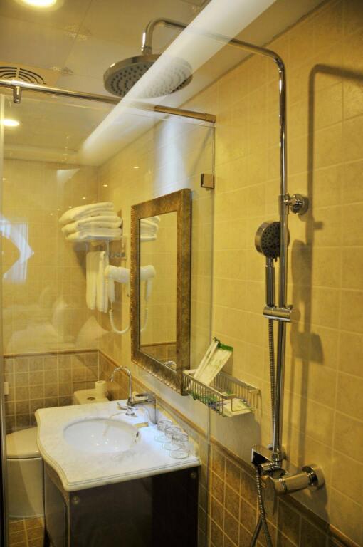 Далянь: Sun Moon Lake Hotel Dalian