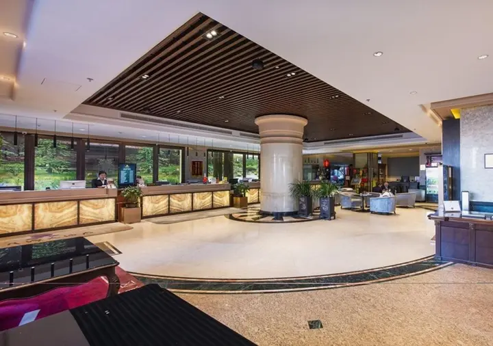 Далянь: Sun Moon Lake Hotel Dalian
