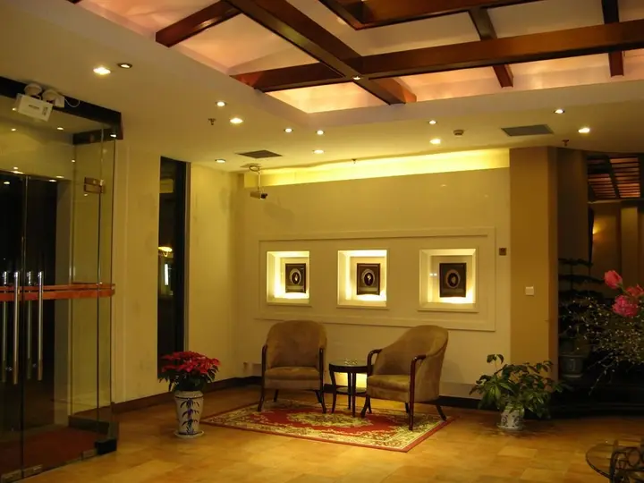 Шанхай: Baolong Homelike Hotel (Luojing Branch)