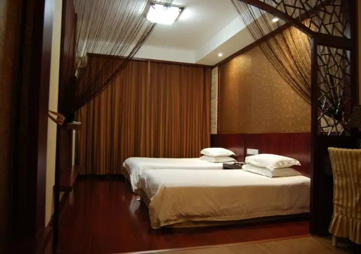 Шанхай: Baolong Homelike Hotel (Youyi Branch)
