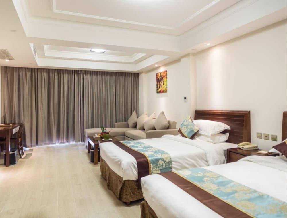 Санья: Sanya Baohong Hotel