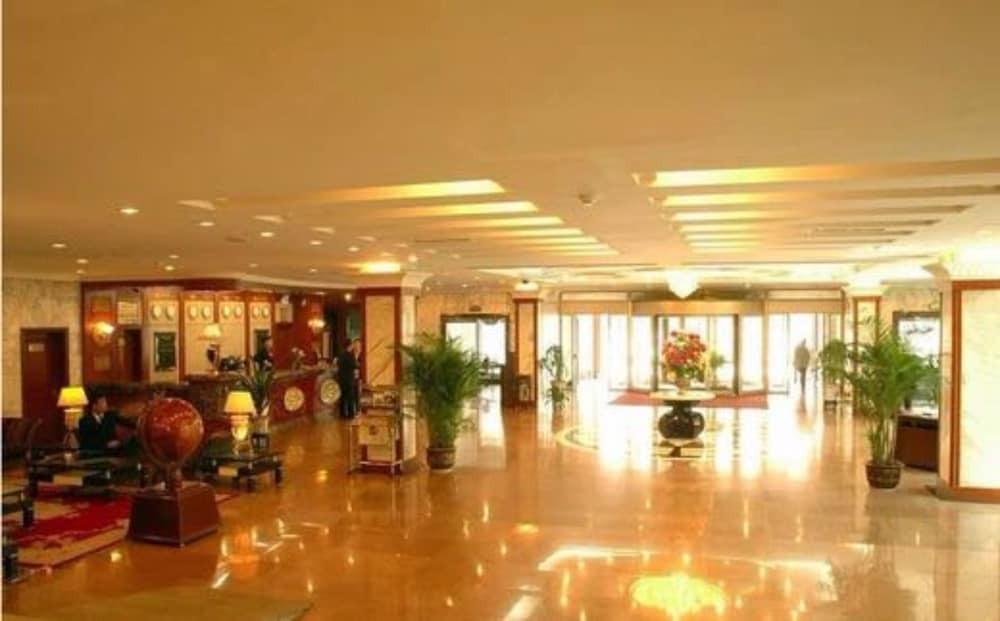 Шэньян: Shenyang Civil Aviation Hotel