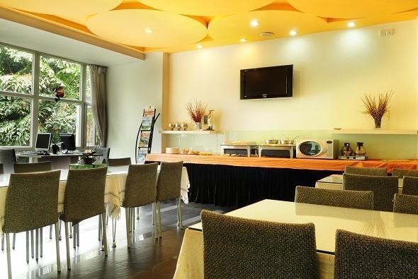Гуанчжоу: Colorful Days Hotel