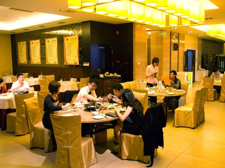 Фошань: Juntao International Hotel and Apartments
