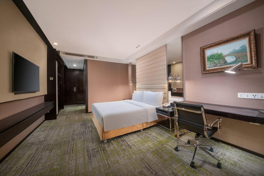 Пекин: Holiday Inn Beijing Focus Square by IHG