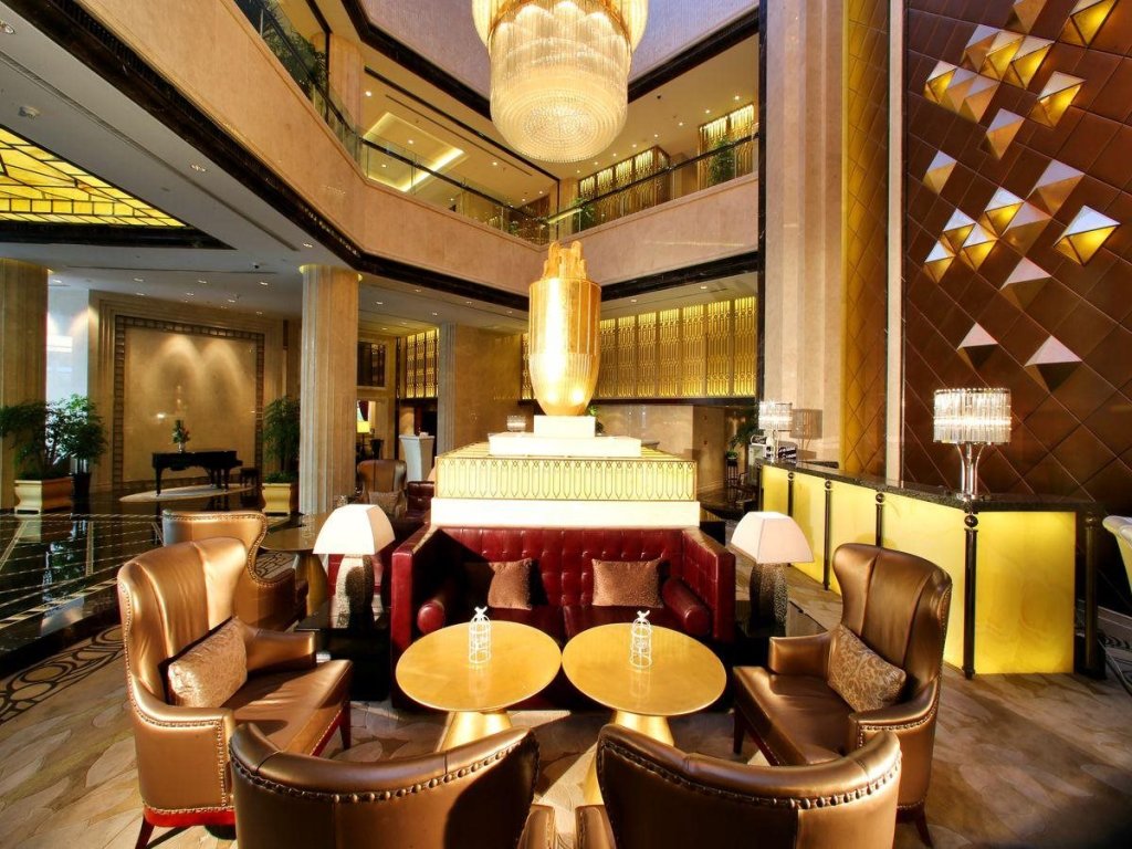 Шанхай: Guangdong Hotel Shanghai