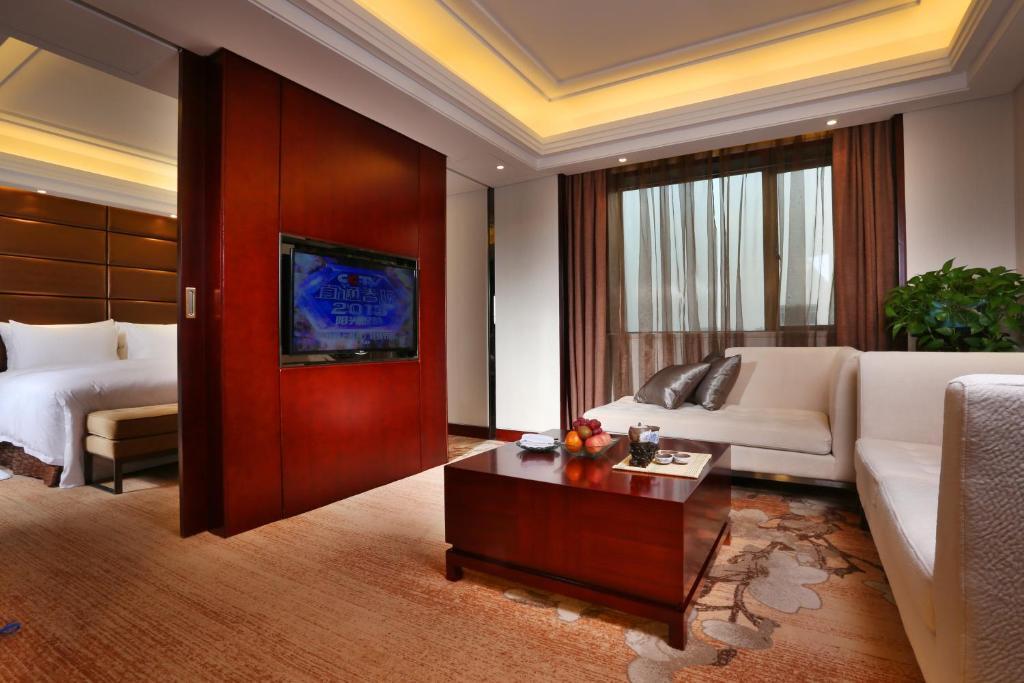 Шанхай: Guangdong Hotel Shanghai