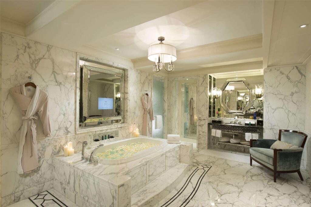 Шанхай: Waldorf Astoria Shanghai on the Bund