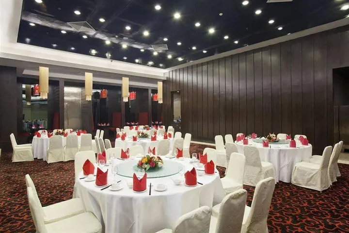 Суйфэньхэ: Holiday Inn Suifenhe