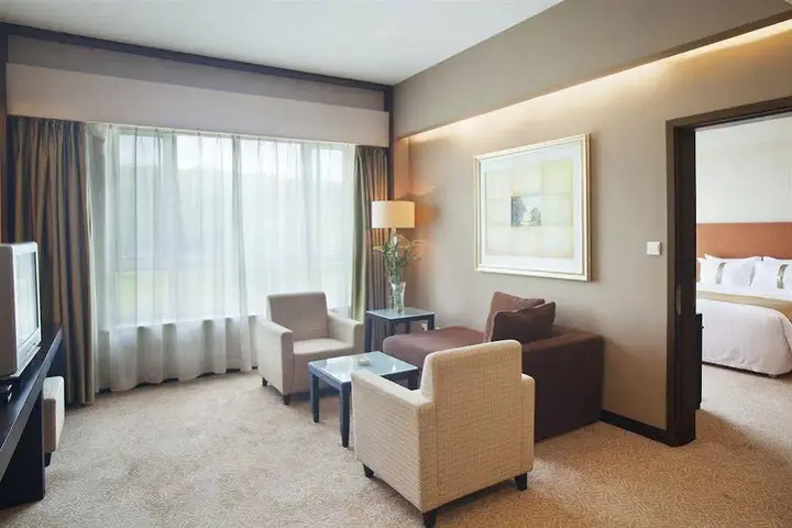 Суйфэньхэ: Holiday Inn Suifenhe