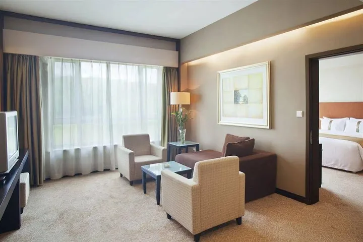 Суйфэньхэ: Holiday Inn Suifenhe