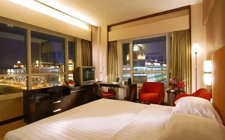 Суйфэньхэ: Holiday Inn Suifenhe