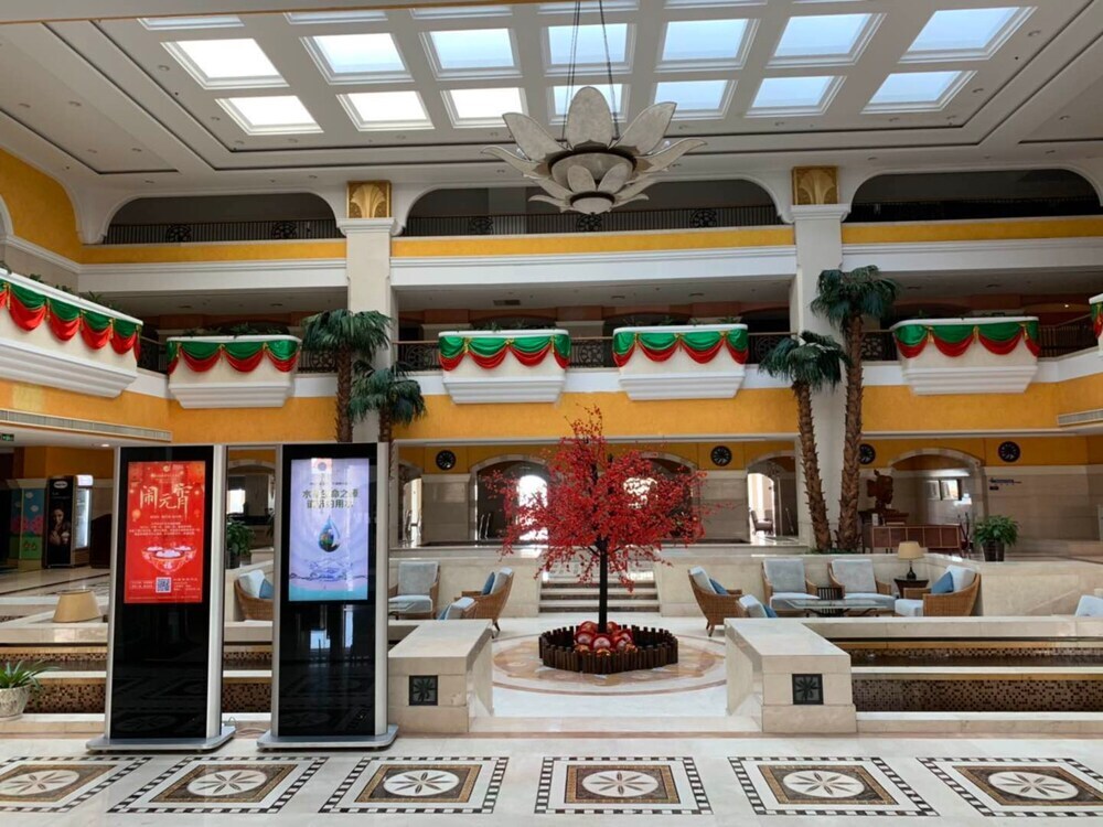 Циньхуандао: Qinhuangdao Sea View Hotel