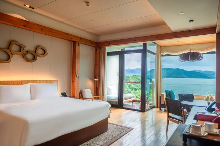 Ханчжоу: InterContinental One Thousand Island Lake Resort by IHG