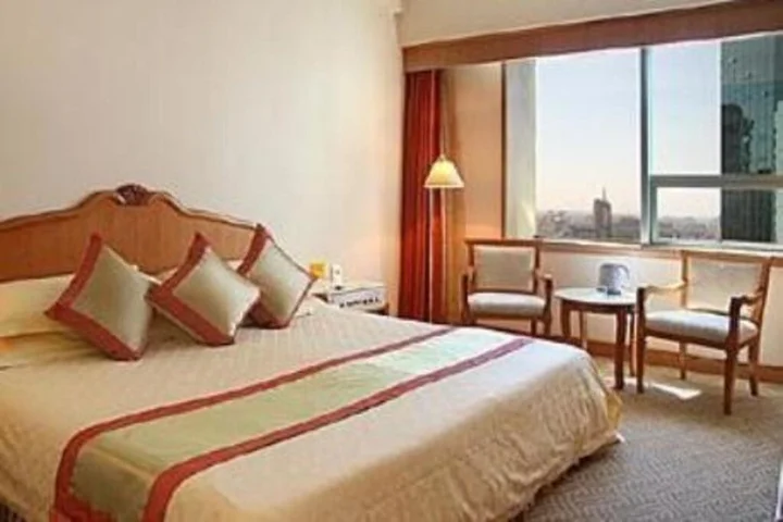 Куньмин: Kunming Green Land Hotel