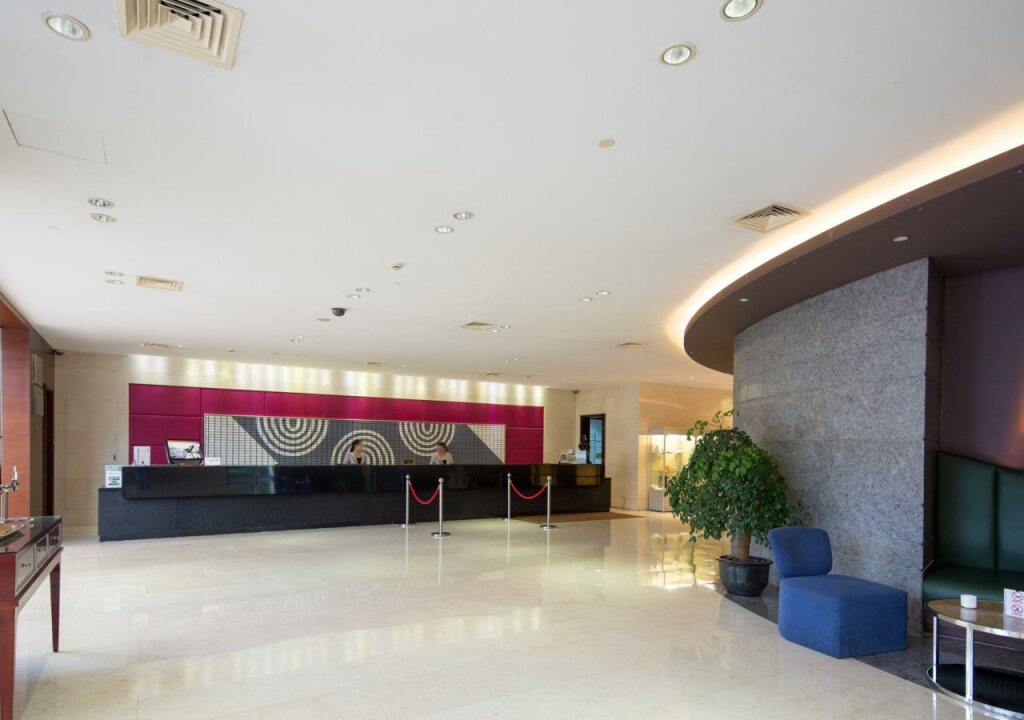 Шанхай: The Qube Hotel