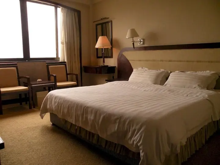 Гуйлинь: Golden Dragon Hotel