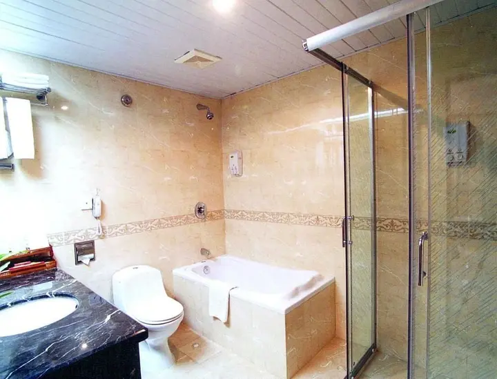 Гуйлинь: Golden Dragon Hotel