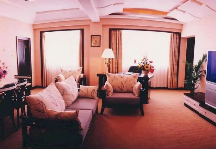 Гуйлинь: Golden Dragon Hotel
