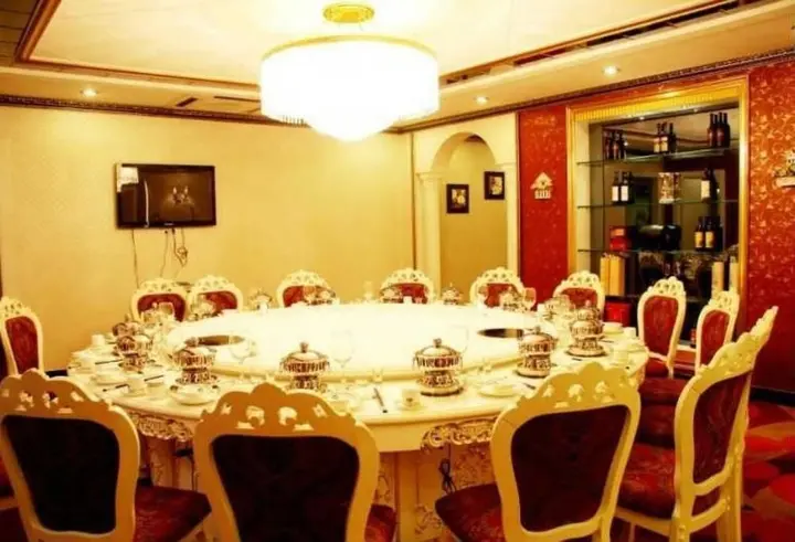 Гуйлинь: Golden Dragon Hotel