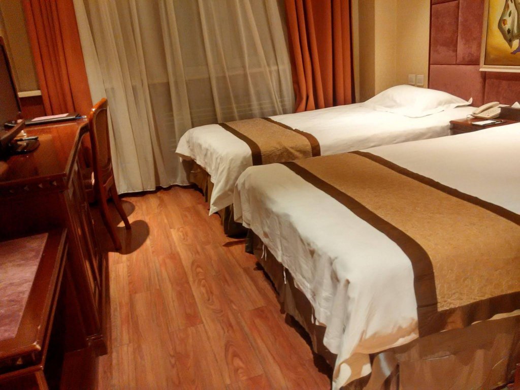 Харбин: Harbin Gfour Holiday Hotel