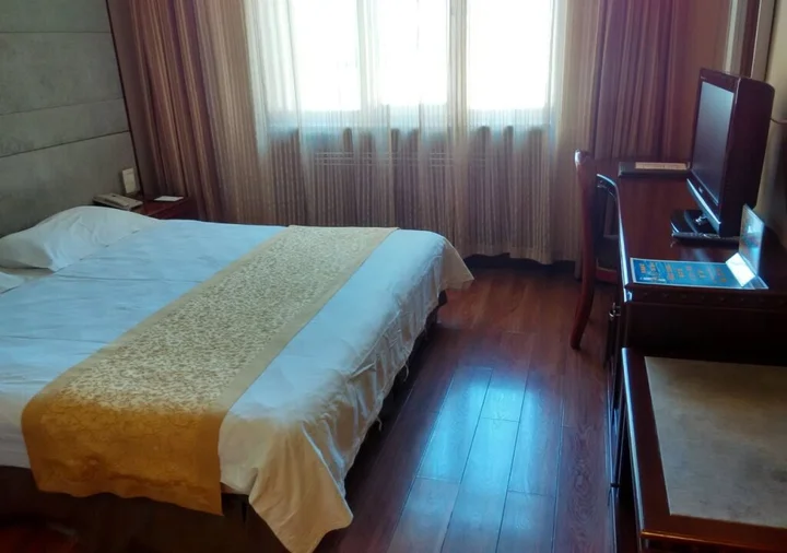 Харбин: Harbin Gfour Holiday Hotel