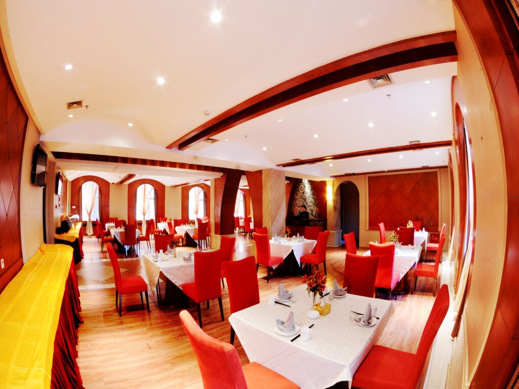 Харбин: Harbin Gfour Holiday Hotel