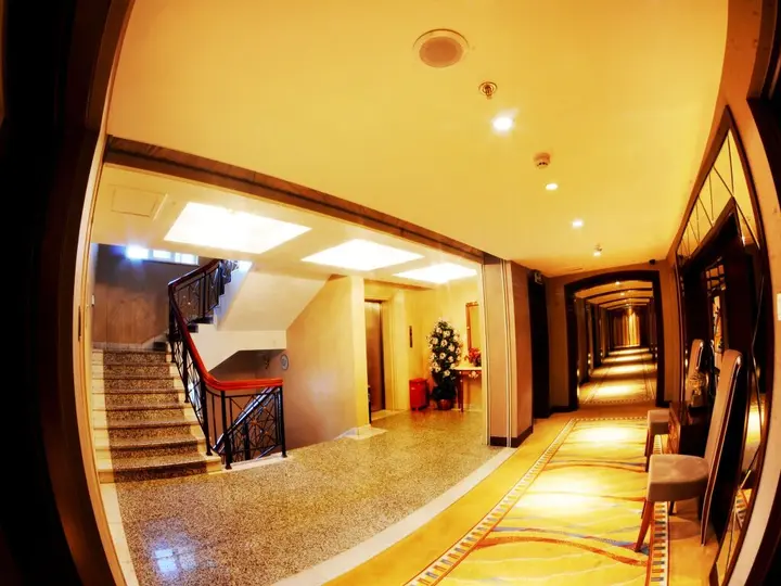 Харбин: Harbin Gfour Holiday Hotel